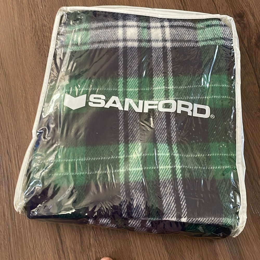 Sanford Flannel Trow Blanket NWOT